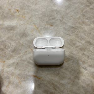 AirPods Pro (Charing Case)